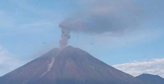 Gunung Semeru Sedang Erupsi Tadi Pagi 21 Des